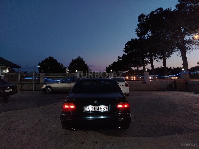 BMW 528-8