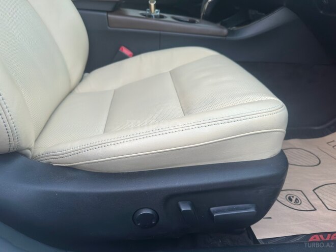 Toyota Avalon-16