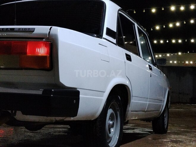 LADA (VAZ) 2107-2