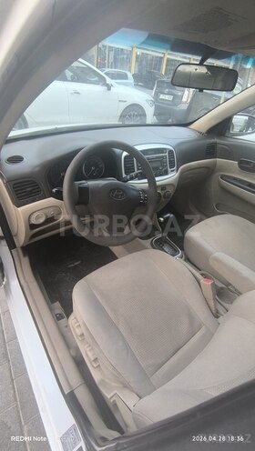 Hyundai Accent-6