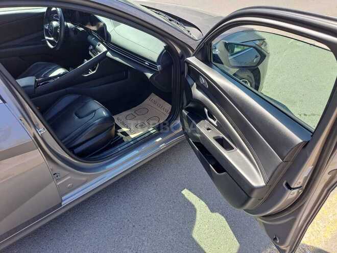 Hyundai Elantra-9