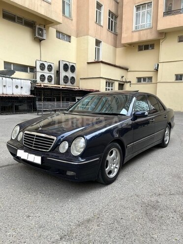 Mercedes E 240-3