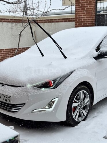 Hyundai Elantra-3