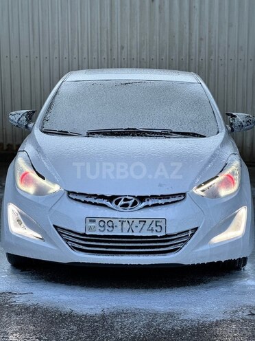 Hyundai Elantra-8