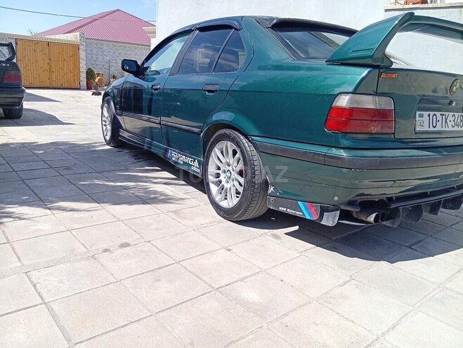 BMW 318-18