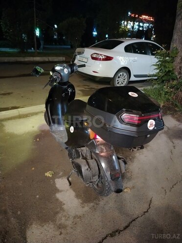 Suzuki Intruder-12