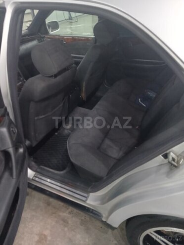 Mercedes E 240-6