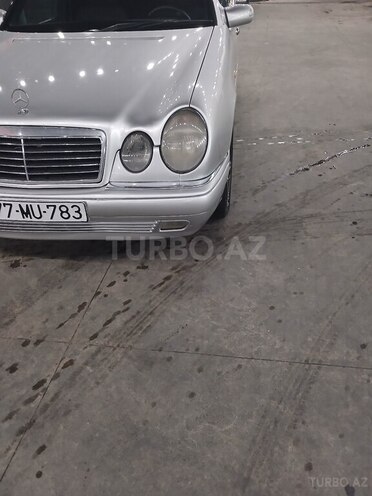Mercedes E 240-7