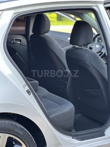 Kia Optima-12