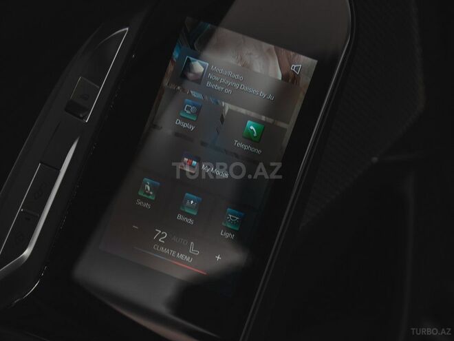 BMW i7 M70-26