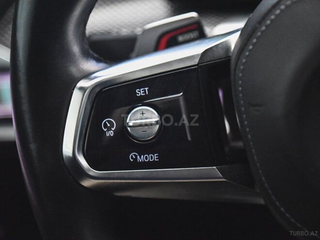 BMW i7 M70-25