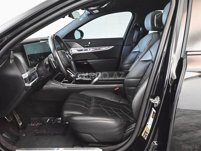 BMW i7 M70-23