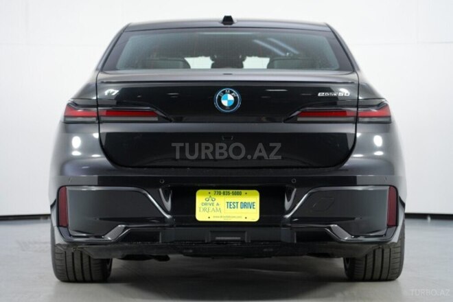 BMW i7-5