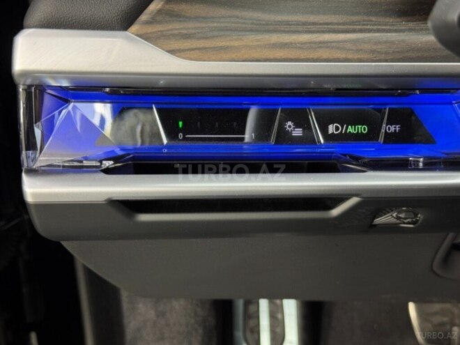 BMW i7-15