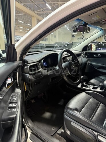 Kia Sorento-14
