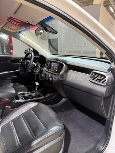 Kia Sorento-16