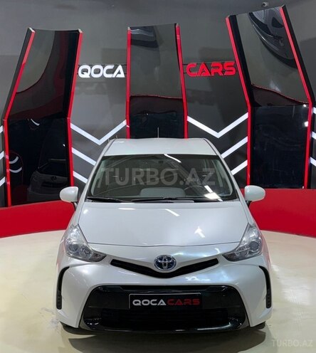 Toyota Prius V-3