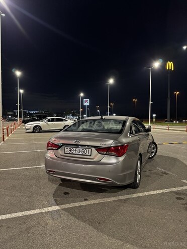 Hyundai Sonata-3