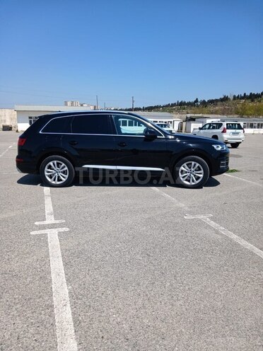 Audi Q7-4