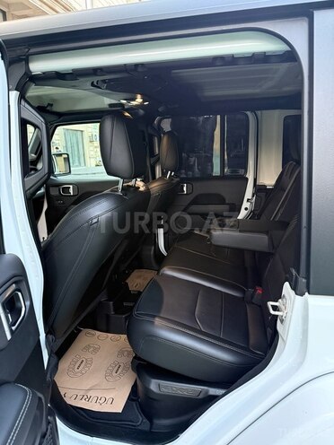 Jeep Wrangler-10