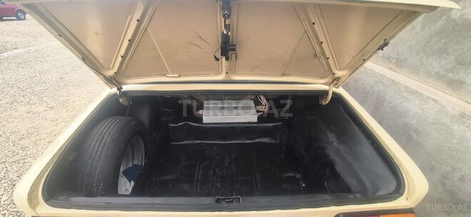 LADA (VAZ) 21011-8