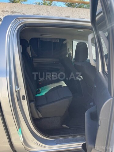 Toyota Hilux-8