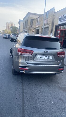Kia Sorento-12