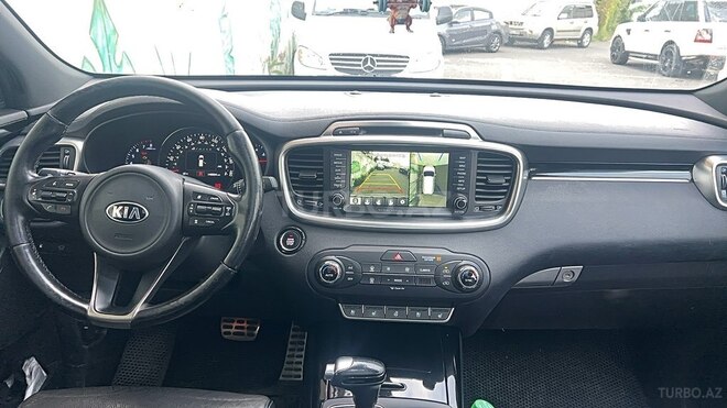Kia Sorento-13