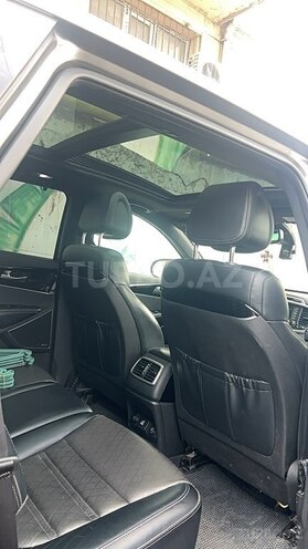 Kia Sorento-16