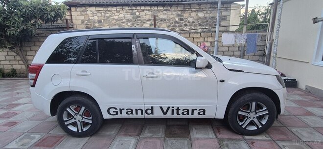 Suzuki Grand Vitara-2