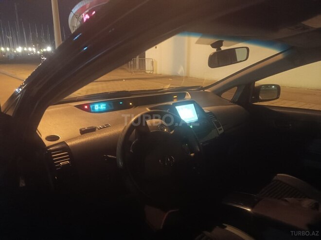 Toyota Prius-8