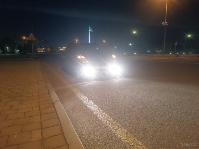 Toyota Prius-4