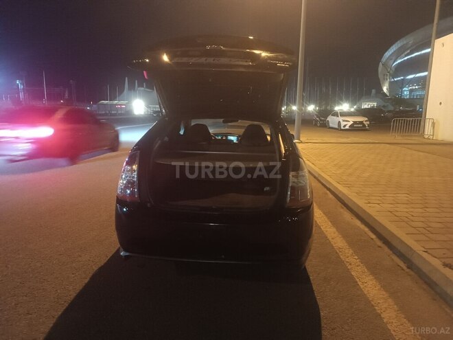 Toyota Prius-5
