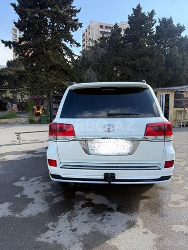 Toyota Land Cruiser-3