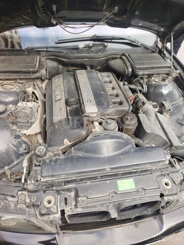 BMW 523-7