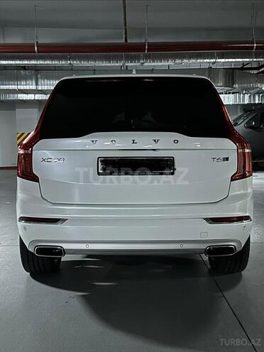 Volvo XC90-2