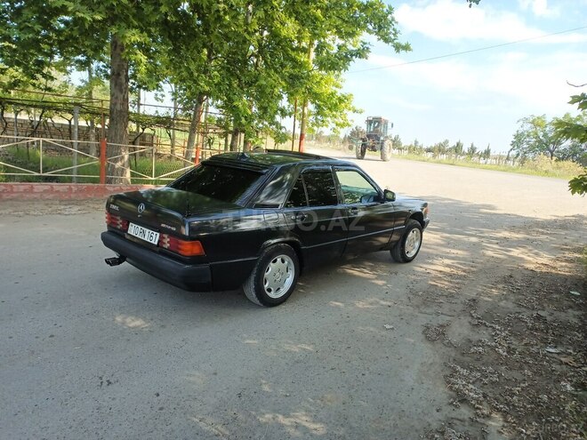 Mercedes 190-4
