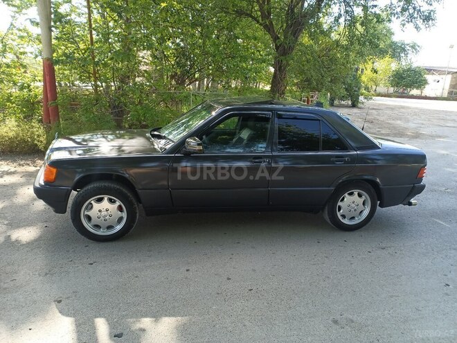 Mercedes 190-7