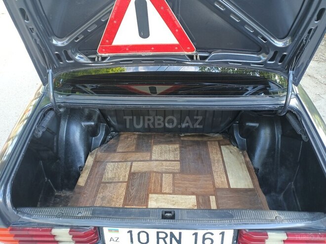 Mercedes 190-10