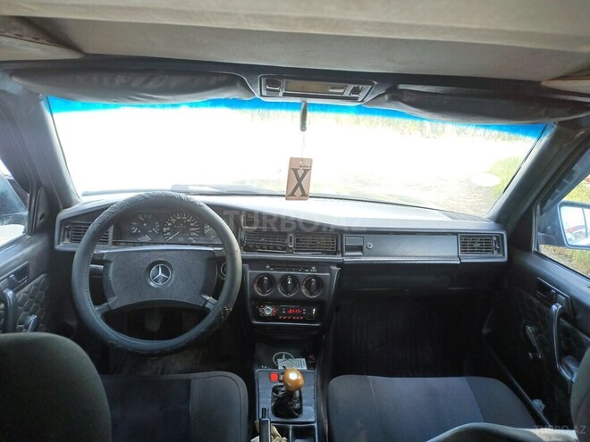 Mercedes 190-9