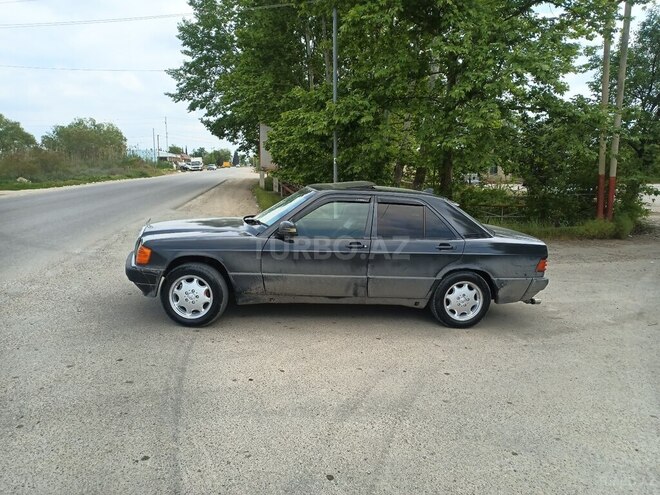 Mercedes 190-14