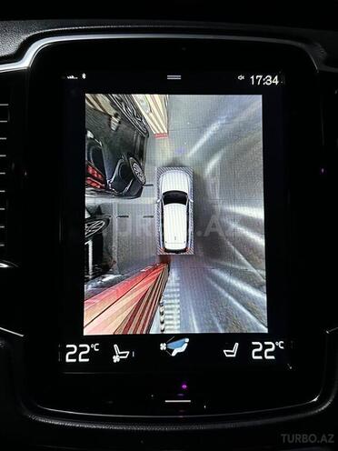 Volvo XC90-8