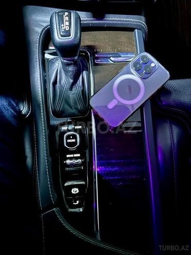 Volvo XC90-10