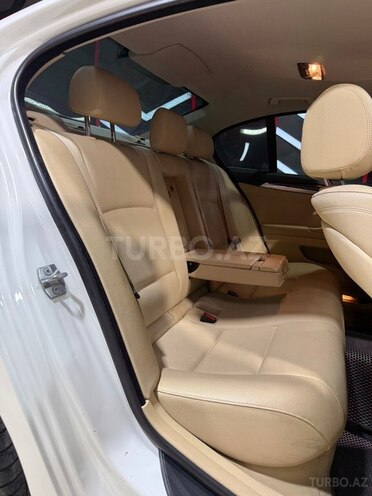 BMW 528-23