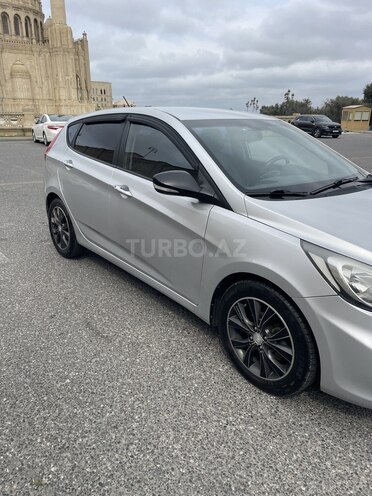 Hyundai Accent-3