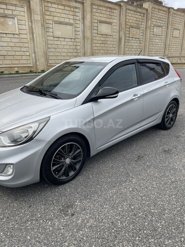 Hyundai Accent-2