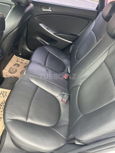 Hyundai Accent-5