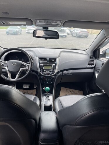 Hyundai Accent-6