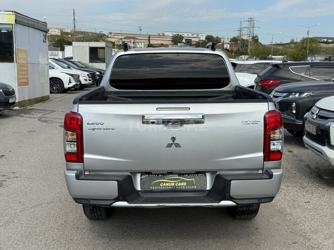 Mitsubishi L200-5