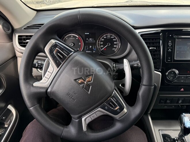 Mitsubishi L200-8